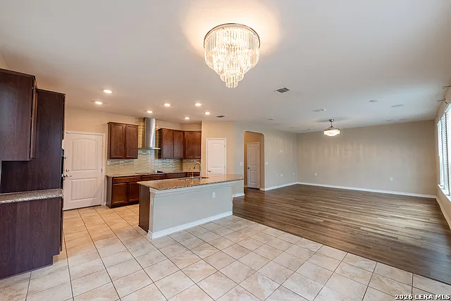 5526 Castle Brook Dr — Photo 6