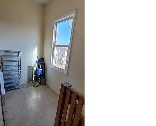4th image of 66 Vineyard Ave