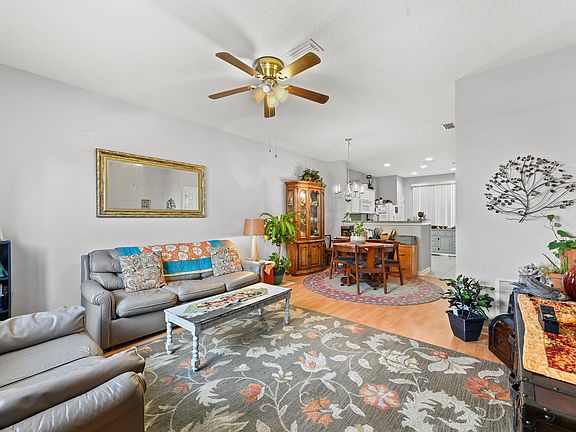 4th image of 3690 Summerlin Ln