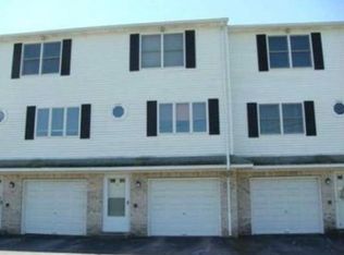 50 Sunflower Cir, North Providence, RI 02911
