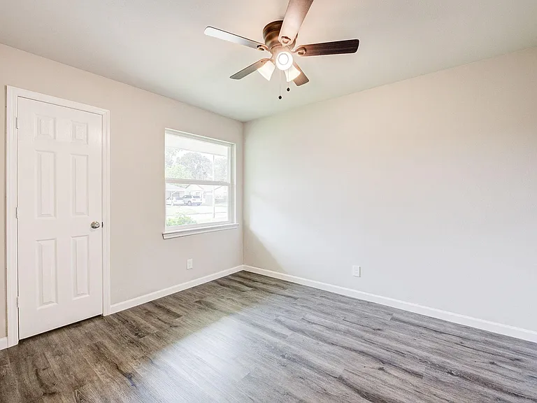 9617 Caffrey St — Photo 23