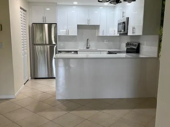 418 Pine Glen Lane #C-1, Greenacres, FL 33463