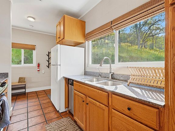 5th image of 43378 S Fork Dr