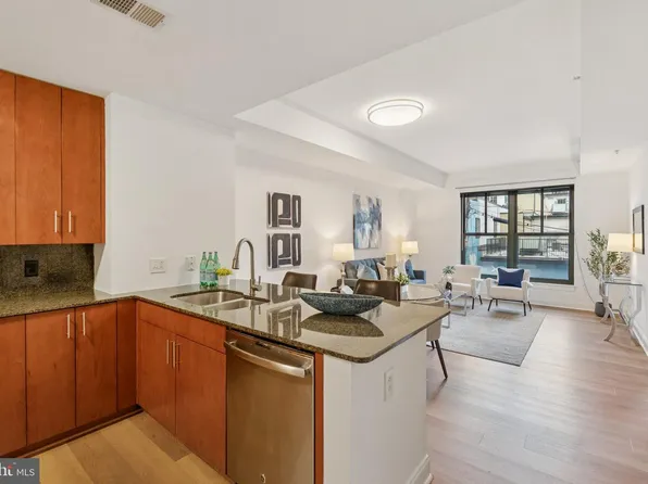 910 M St NW APT 202, Washington, DC 20001