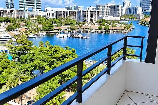 500 Three Islands Blvd #822