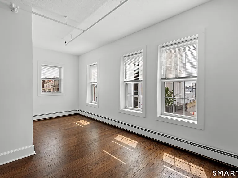 187 Bank St #302 — Photo 17