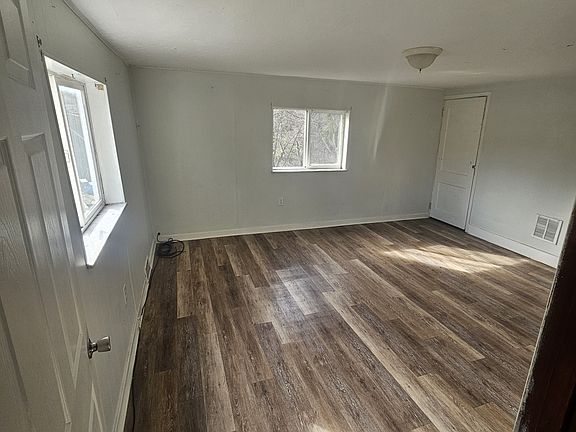 2nd image of 315 Vondera St