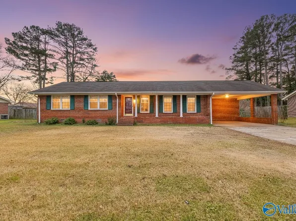 409 Peach Ave, Albertville, AL 35950