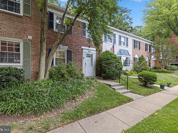 3rd image of 768 Azalea Dr #14