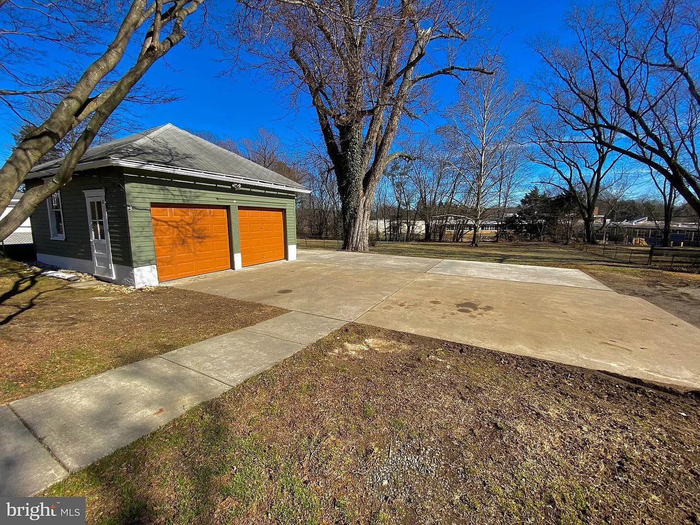 3 bed, 1.5 bath, 1600 sqft, $2,850 — Photo 2
