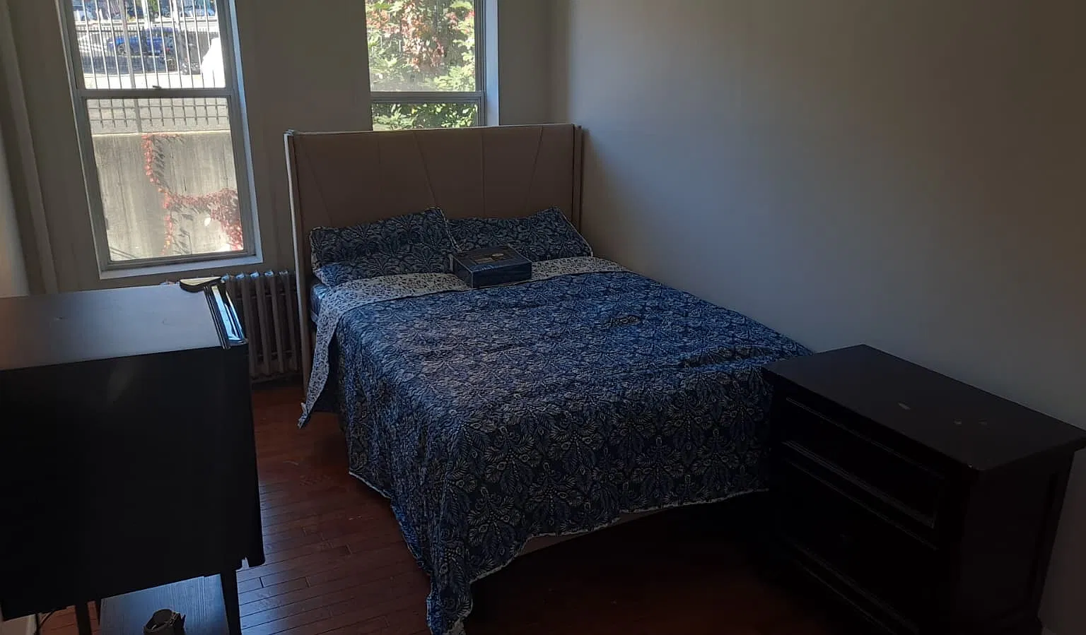 3 bed, 3250 sqft, $1,200 — Photo 1