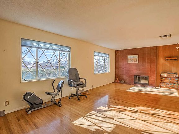 5th image of 3712 Andrew Dr NE
