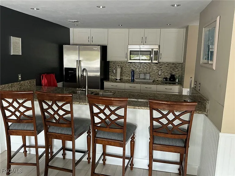 2885 Palm Beach Blvd #408 — Photo 21