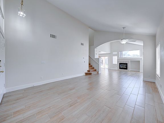 4th image of 6221 Autumn Creek Dr