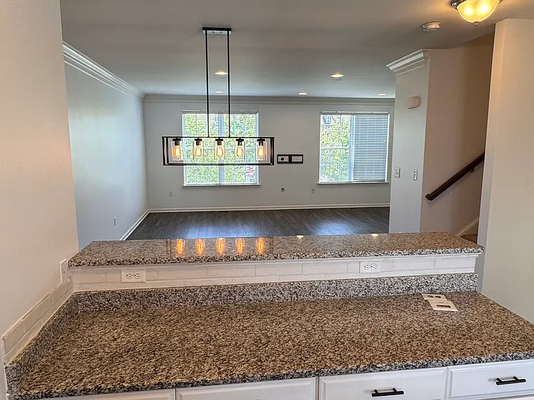 1116 Goddard Way — Photo 9