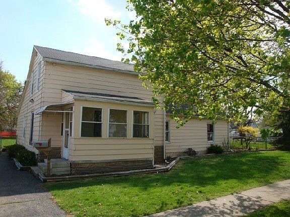 1st image of 208 W Cummins St