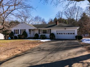 5 Charlesgate Rd, Hopedale, MA 01747