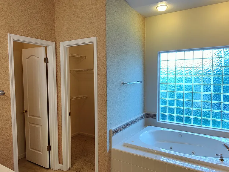 1885 E Turnberry Ave — Photo 18