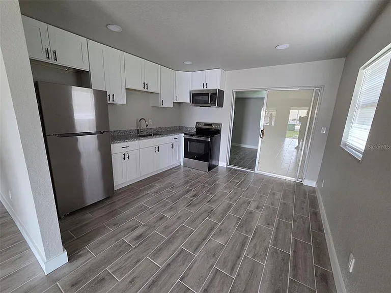 38300 Henry Dr — Photo 9