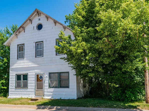 10524 Key West Dr, Dubuque, IA 52003