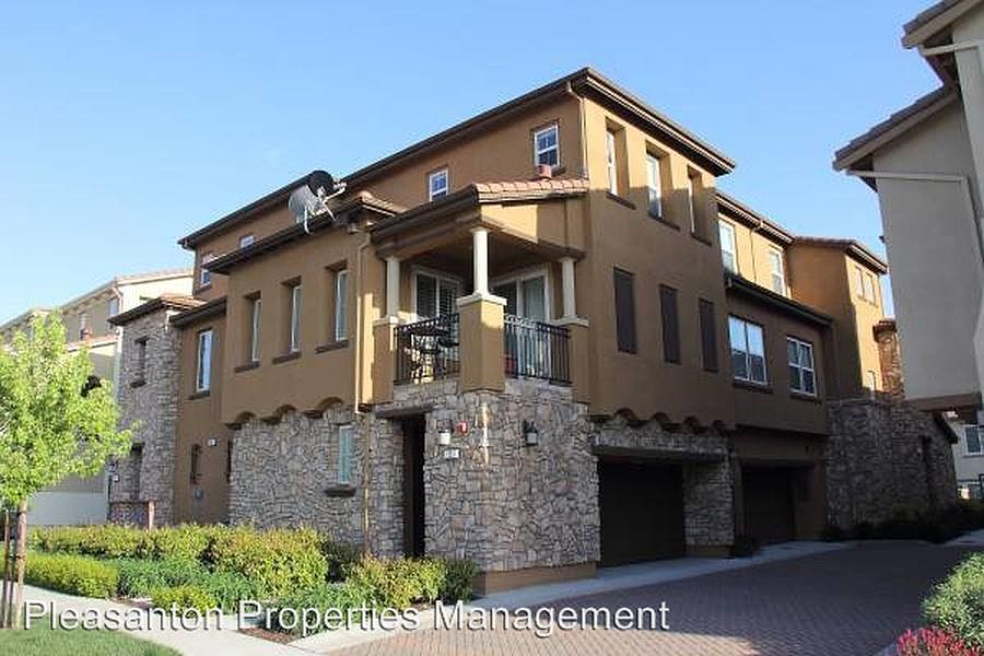 1st image of 549 Selby Ln