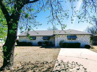 1402 A St, Snyder, OK 73566