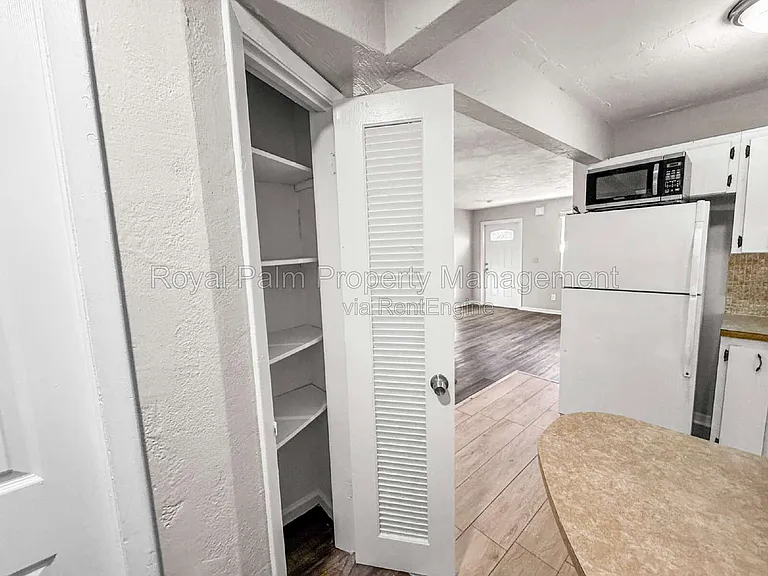 3744 Estelle Ave — Photo 15