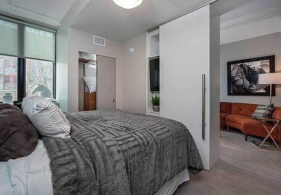 4th image of 313 N Capitol Ave #609