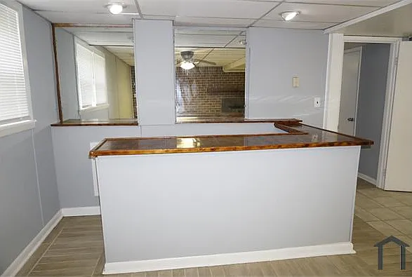 1303 Burbank Trl — Photo 35