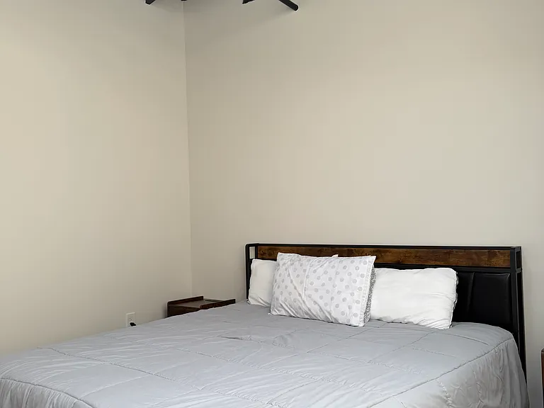 193 S Saint Andrews St #8 — Photo 19