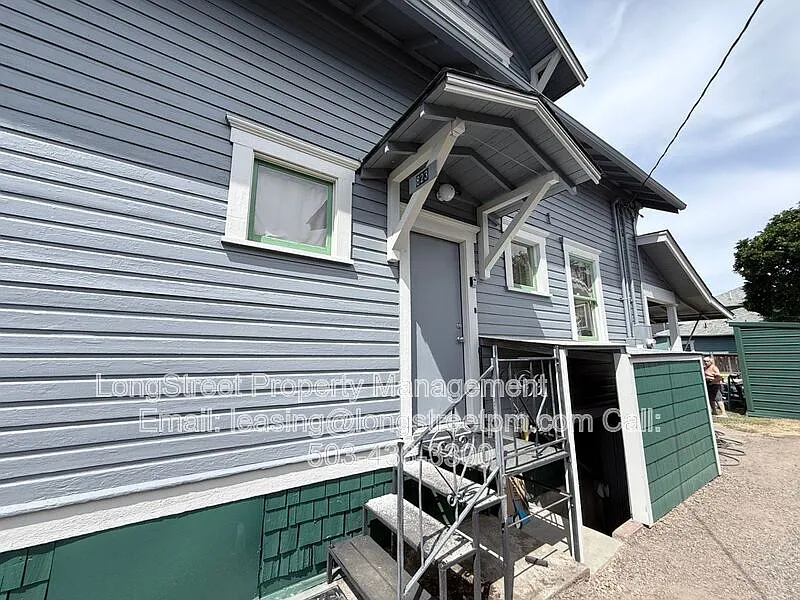 2 bed, 1.0 bath, 1100 sqft, $1,795 — Photo 2
