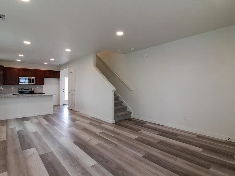 366 Aeon Dr — Photo 4