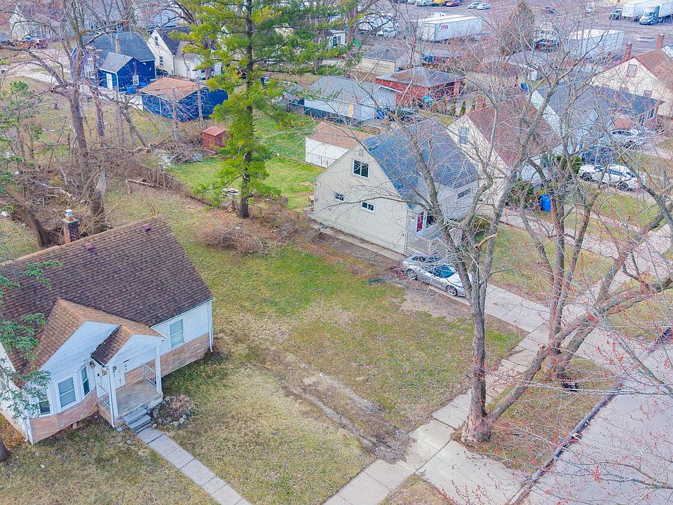 26115 Powers Ave, photo 2