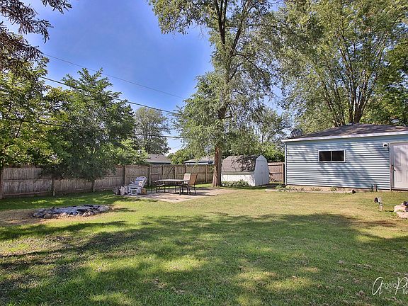 3rd image of 37160 N Fairview Ln