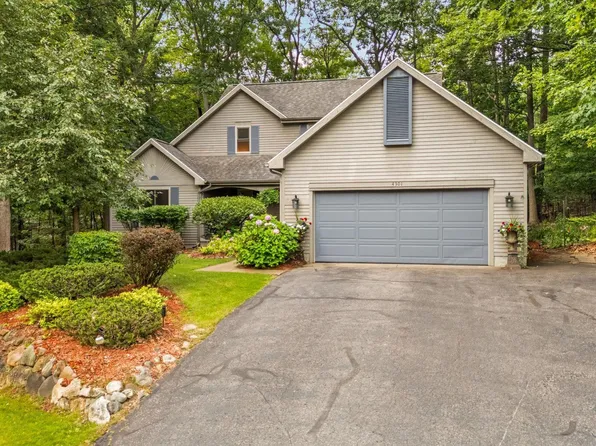 4301 Paper Birch Ln, Traverse City, MI 49686