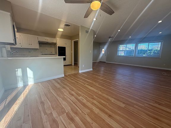 3rd image of 16416 Rayen St