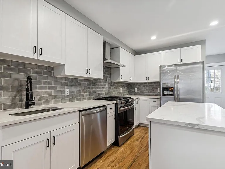 1534 S Charles St — Photo 16
