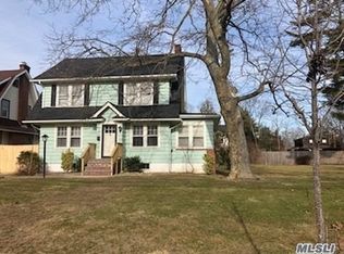 85 S Clinton Ave, Bay Shore, NY 11706
