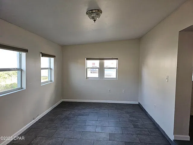 705 Satsuma Ave (main) - 1 — Photo 4