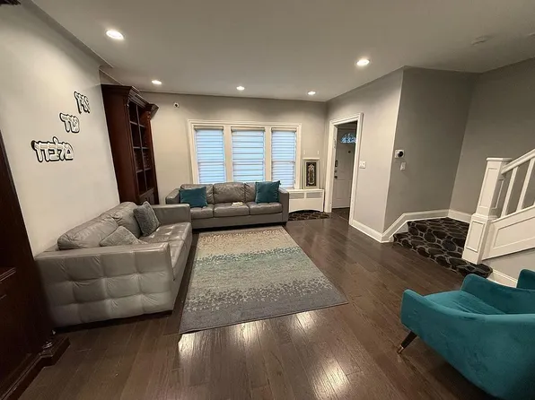 1650 E 34th St, Brooklyn, NY 11234