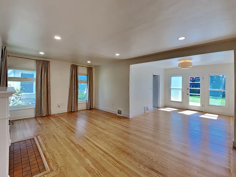 1866 Bidwell Way — Photo 7