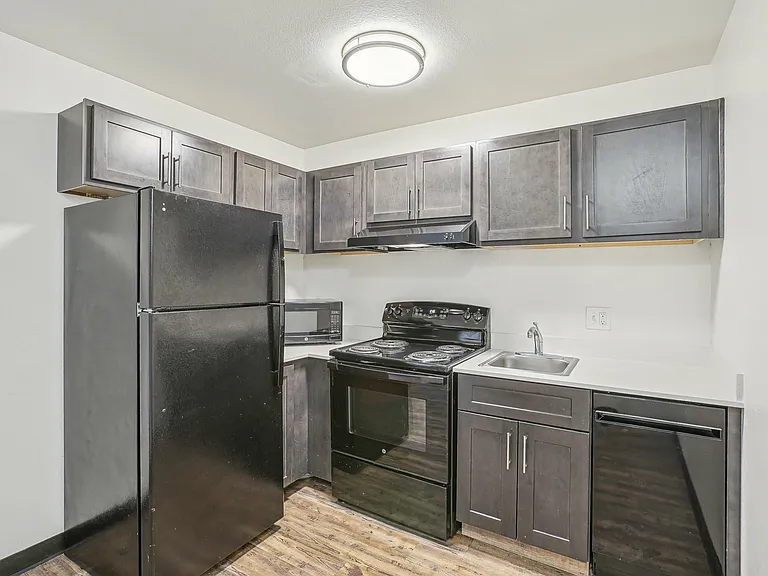 River Rock Apartments — Photo 23