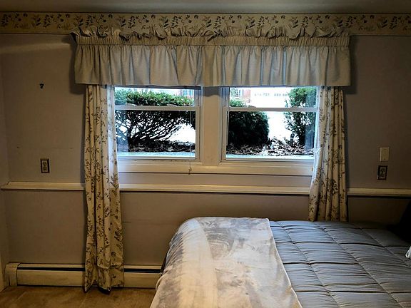 3rd image of 11 Willowbrook Ln #1