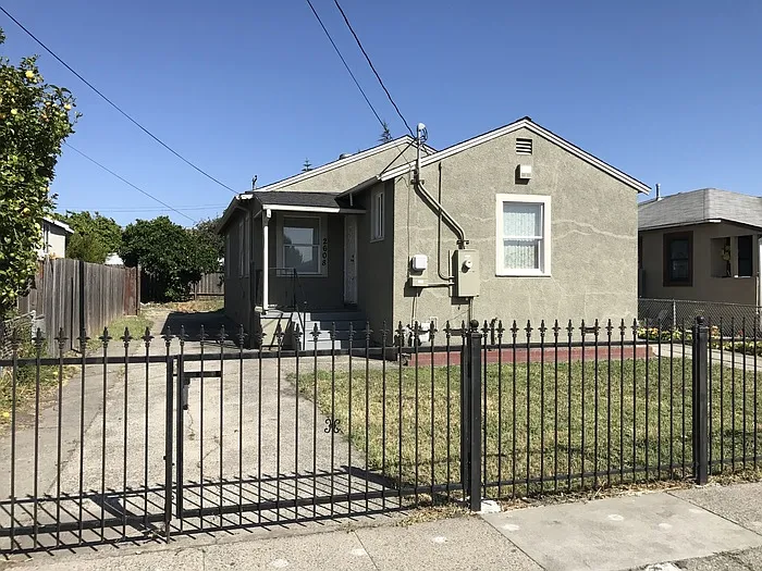 2608 17th St photo 1