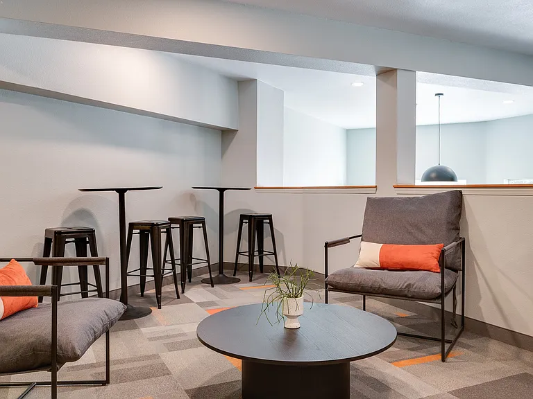 10th Street | Community Area
