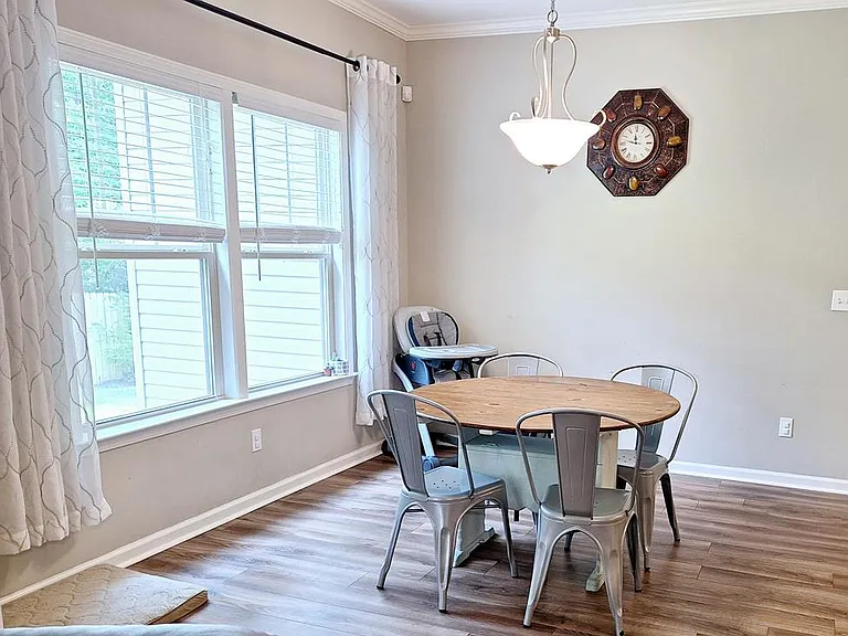 324 Camberly Ct — Photo 10