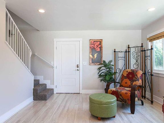 4th image of 4073 Gresham St #1