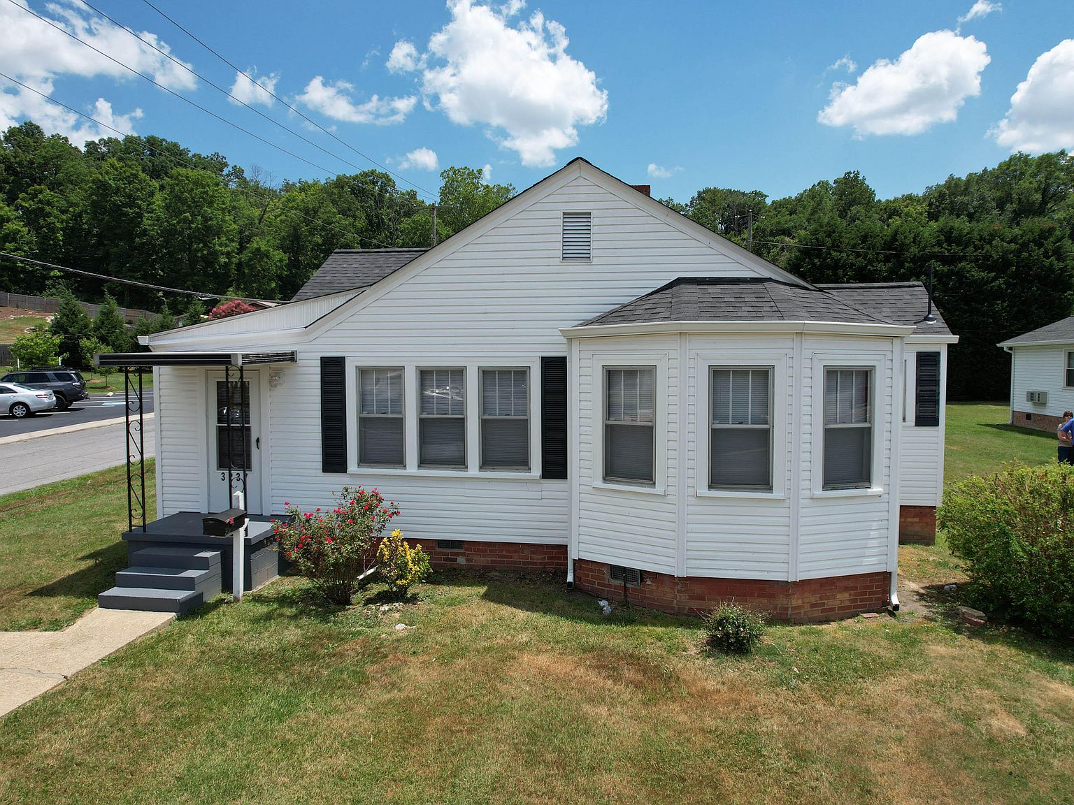 3237 Memorial Blvd, Kingsport, TN 37664 MLS 9940517 Zillow