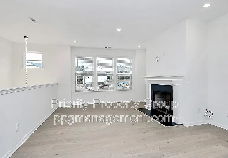 542 Annie Lowery Way — Photo 8
