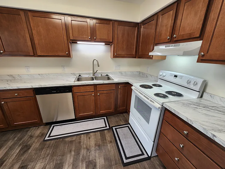 1146 Country Creek Ln — Photo 5